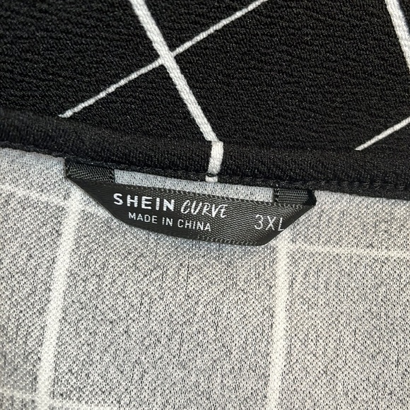 Shein Curve Plus Size Mini Short Sleeve Dress - Picture 12 of 13